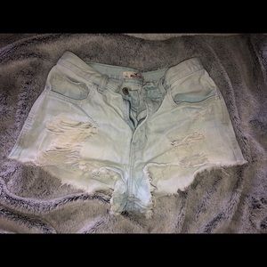 Light wash high wasted shorts
